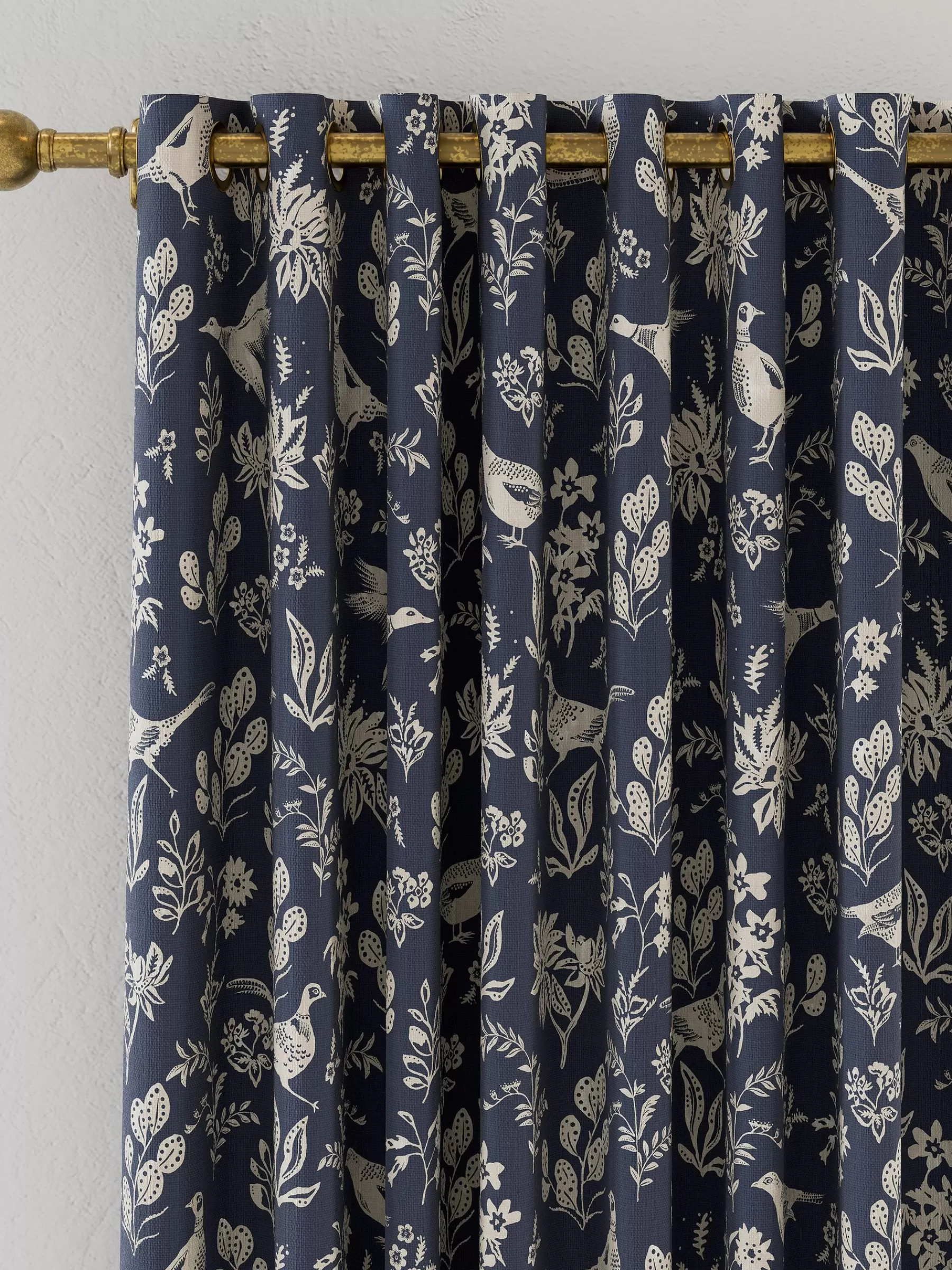 Joules Festival Pheasants Set of 2 Blackout Eyelet Curtains Navy Hot